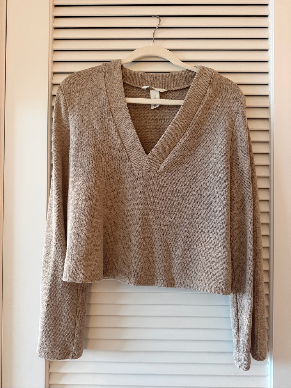 H&M Taupe V-Neck Cropped Knit Sweater